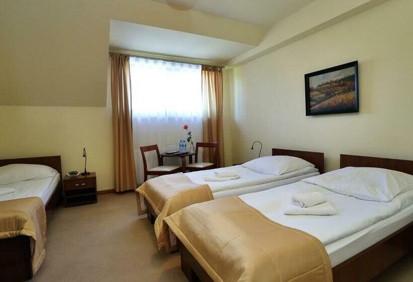 スタンダードトリプルルーム, Vesta Centrum Konferencyjno Wypoczynkowe