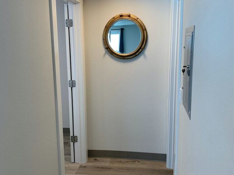 Люкс Семейный 2 Спальни, West Beach Suites