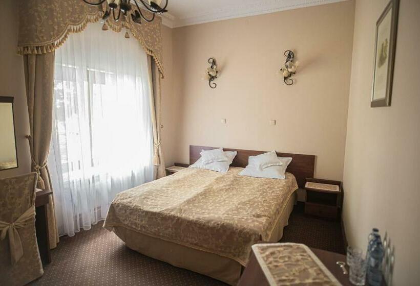 スタンダードルーム, Zamek Dubiecko