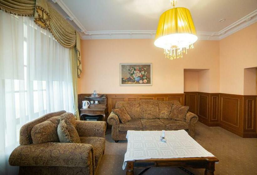 １ベッドルームのデラックスアパートメント, Zamek Dubiecko