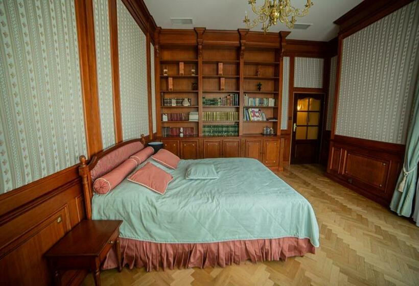 １ベッドルームアパートメント, Zamek Dubiecko