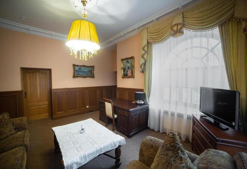 １ベッドルームのデラックスアパートメント, Zamek Dubiecko