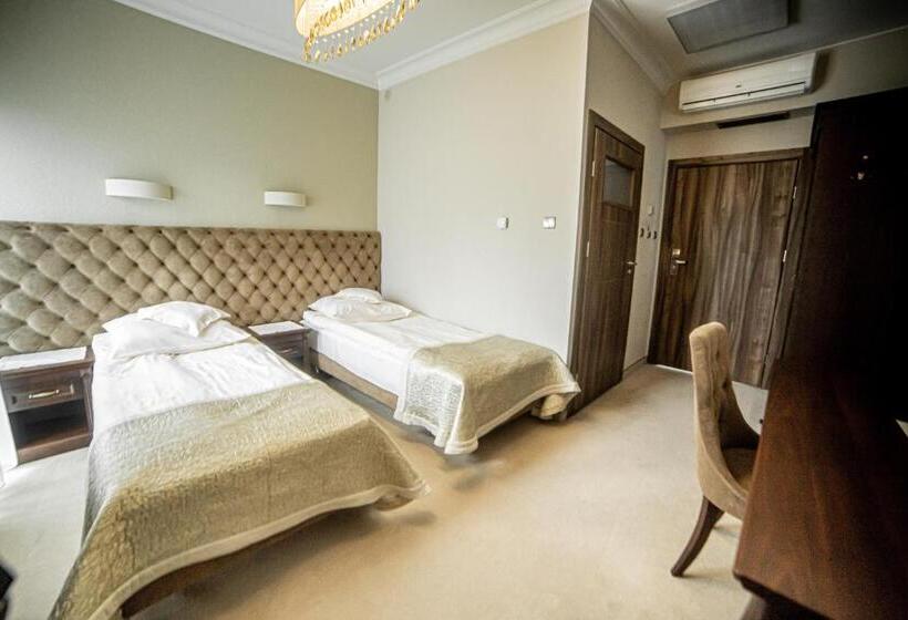 デラックスルーム, Zamek Dubiecko