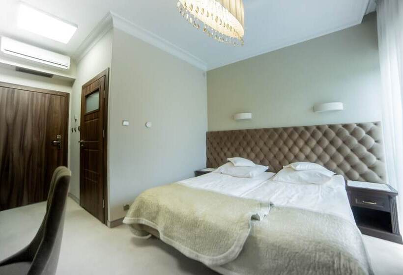 デラックスルーム, Zamek Dubiecko