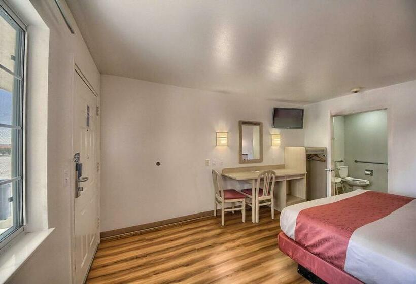 חדר סטנדרט עם מיטת קינג, Motel 6kerrville, Tx