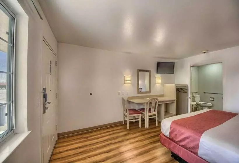 キングサイズベッドのスタンダードルーム, Motel 6kerrville, Tx