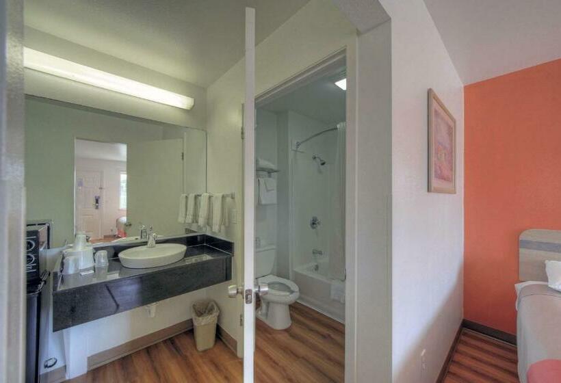 חדר סטנדרט לארבעה, Motel 6kerrville, Tx