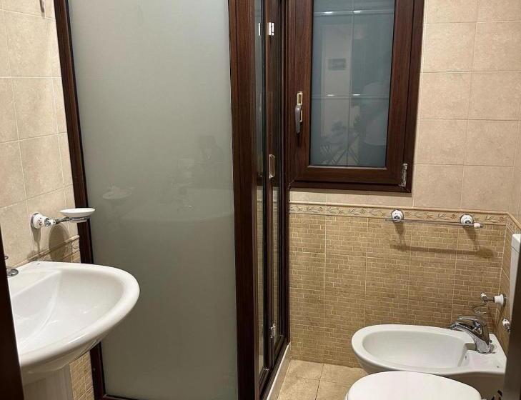 اتاق اکونومی, B&b Relax In Love