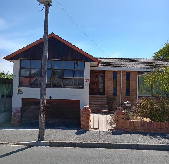 エコノミールーム, Beyond New House