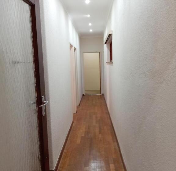 デラックスルーム, Beyond New House