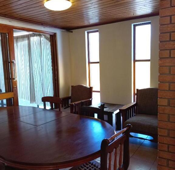 Quarto Estandar, Beyond New House