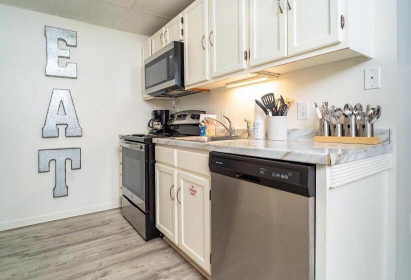 דירה בת חדר שינה 1 עם נוף, Condo In Gatlinburg Very Peaceful   10 Min Walk To Main Strip