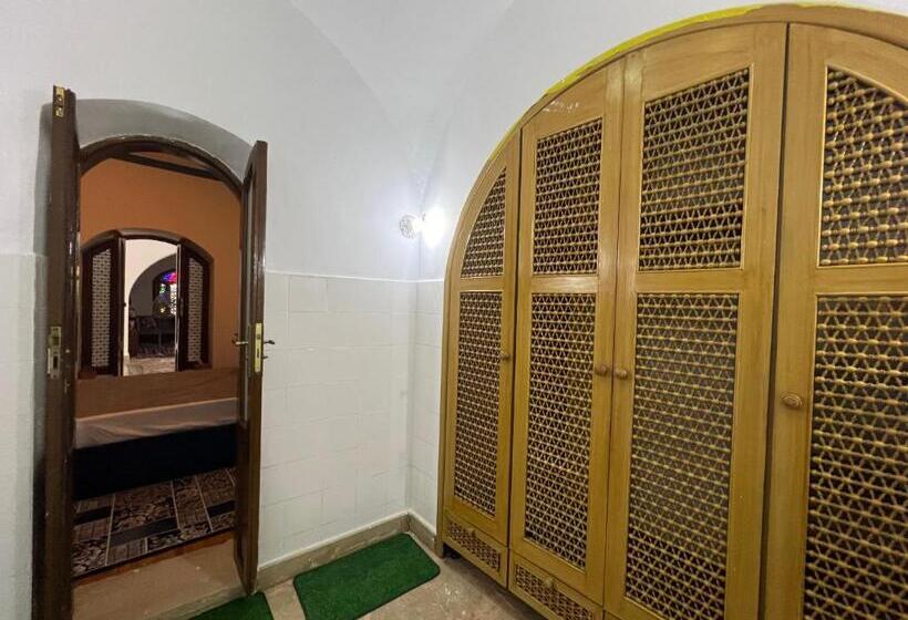 اتاق لوکس با بالکن, Pyramids View Guest Villa