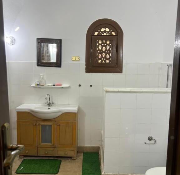 اتاق لوکس با بالکن, Pyramids View Guest Villa