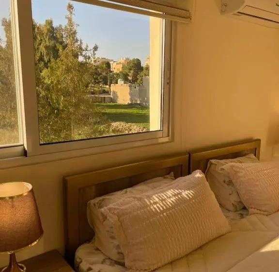اتاق استاندارد سه نفره, Classy Hostel