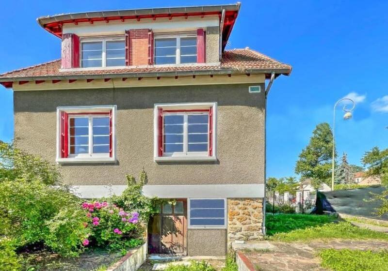 Кровать в Общей Комнате, Chadi Hostel# It S Obligatory For Everyone To Leave The Place Between 10 Am And 6 Pm It S Clossed #