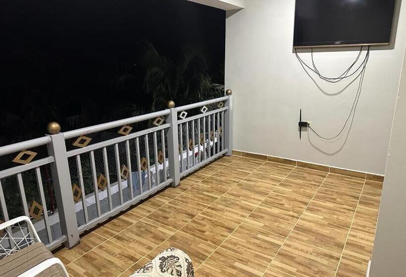 سوییت, Aparta Hotel Esa Buya