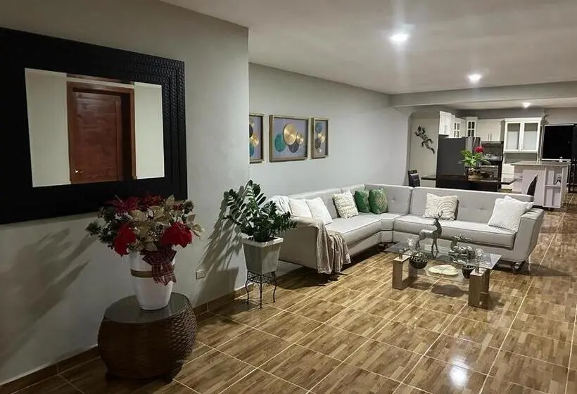 سوییت, Aparta Hotel Esa Buya