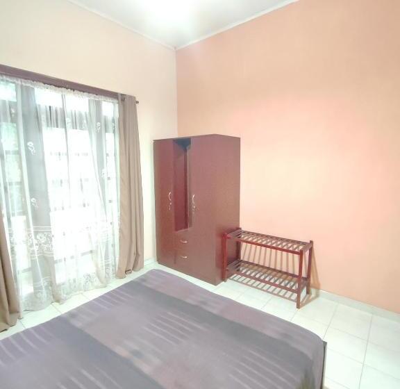 غرفة إقتصادية, Spring Shannon Heritage