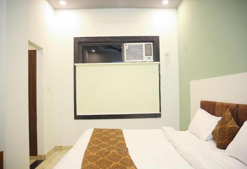 اتاق لوکس, Crown Royal