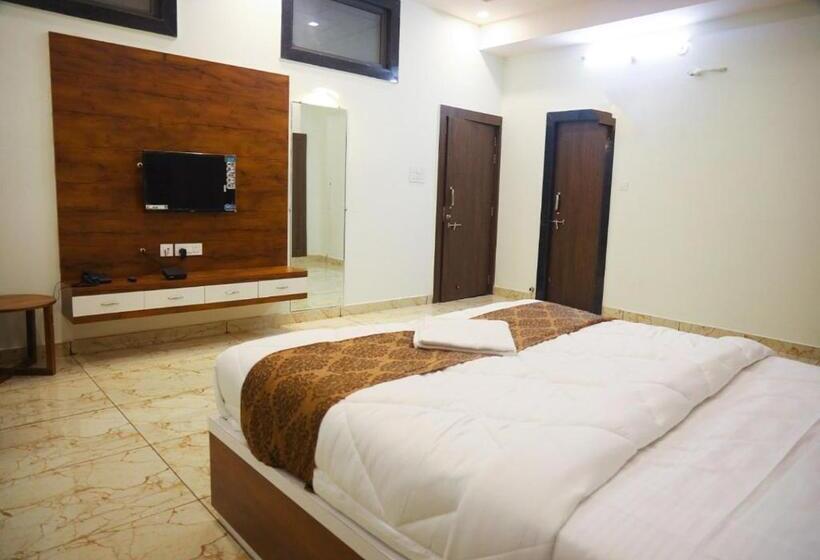 سوئیت با تخت بزرگ, Crown Royal