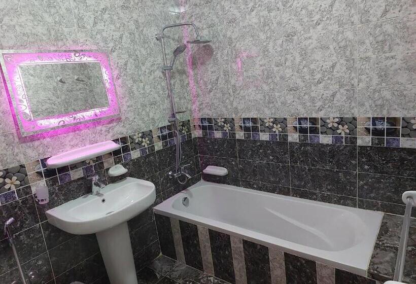 اتاق لوکس سه تخته, Gem View Inn