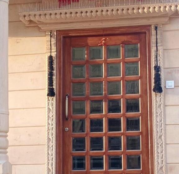 غرفة قياسية, Hanuman