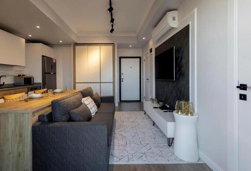 스탠다드 스튜디오, Luna Residence