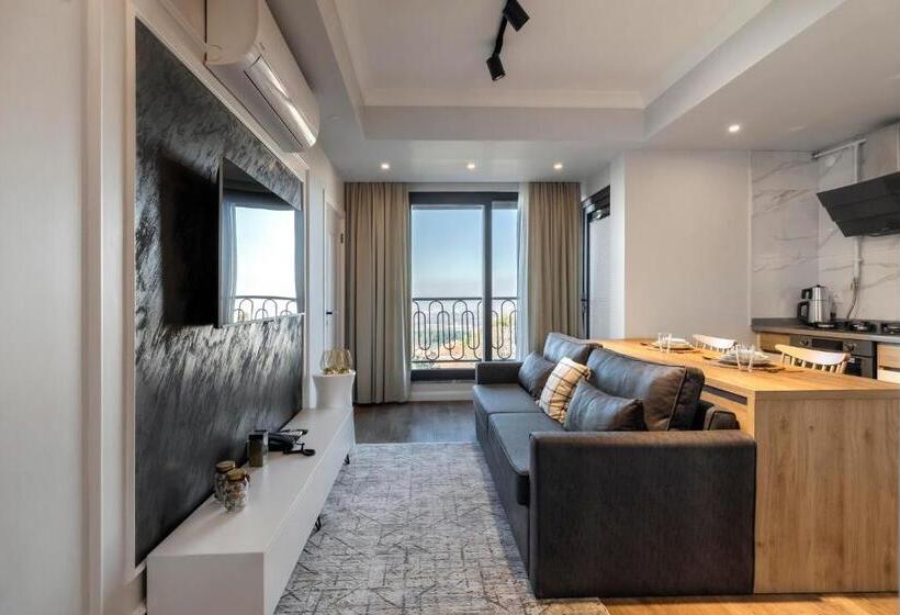 스탠다드 스튜디오, Luna Residence