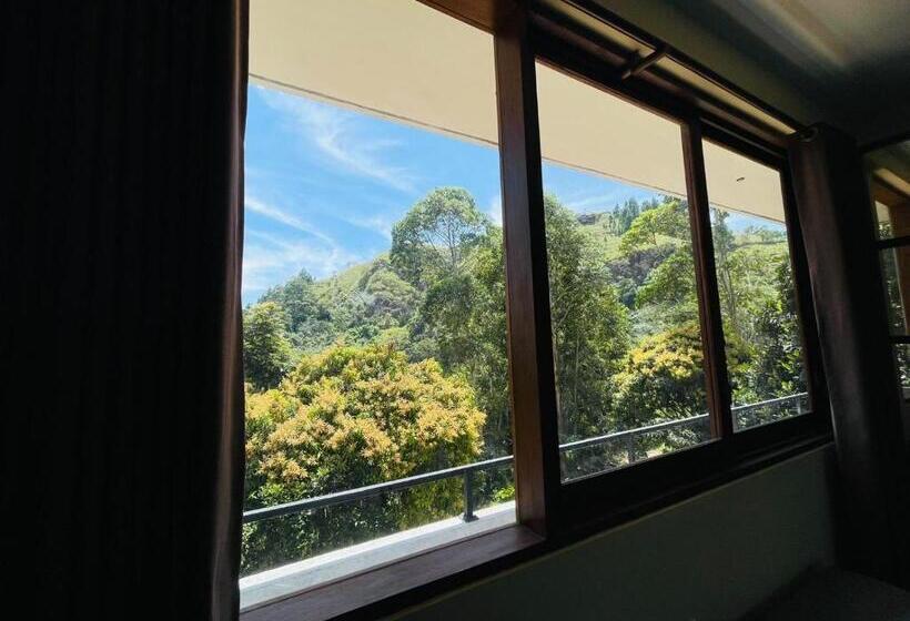 اتاق لوکس سه تخته, Rock N Fall Nature Resort