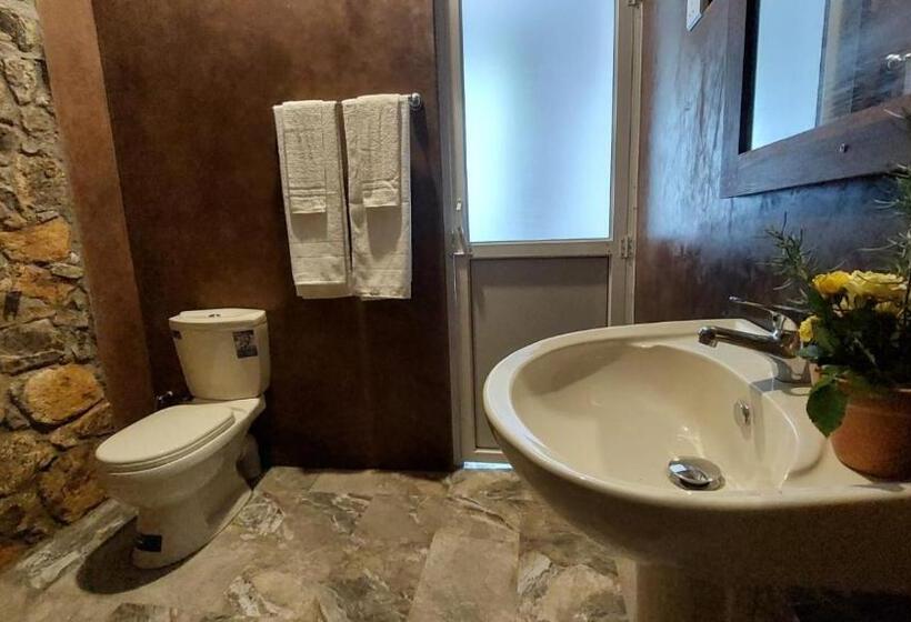 اتاق استاندارد با چشمانداز کوهستان, Rock N Fall Nature Resort