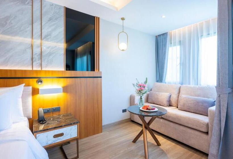 プールの見えるデラックスルーム, Wyndham Jomtien Pattaya