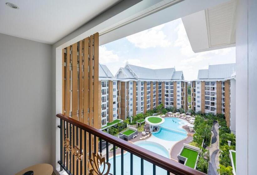 プールの見えるデラックスルーム, Wyndham Jomtien Pattaya