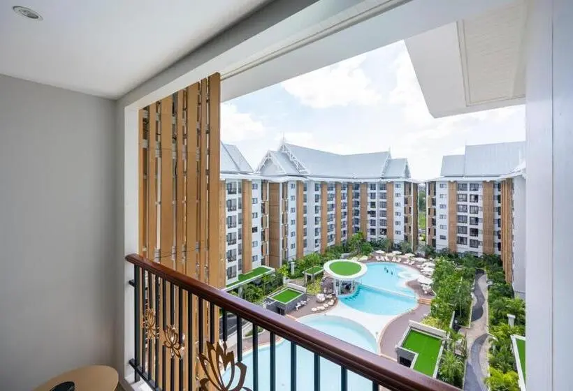 プールの見えるデラックスルーム, Wyndham Jomtien Pattaya