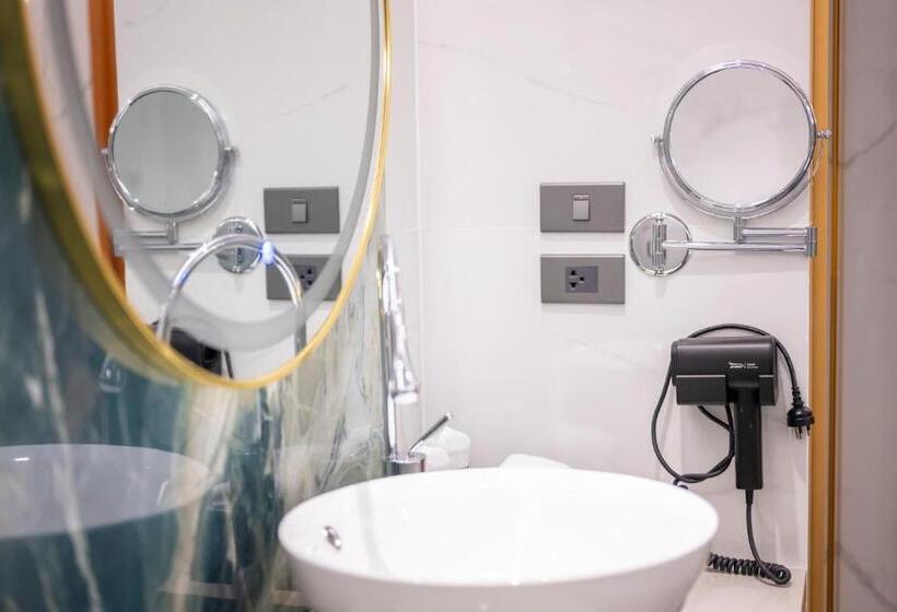 プールの見えるデラックスルーム, Wyndham Jomtien Pattaya