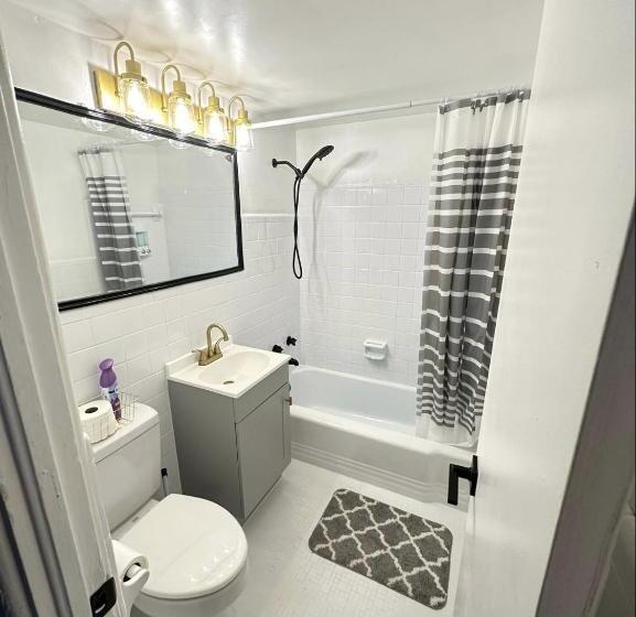 شقة غرفة واحدة, Ocean Front Condo On The Beach