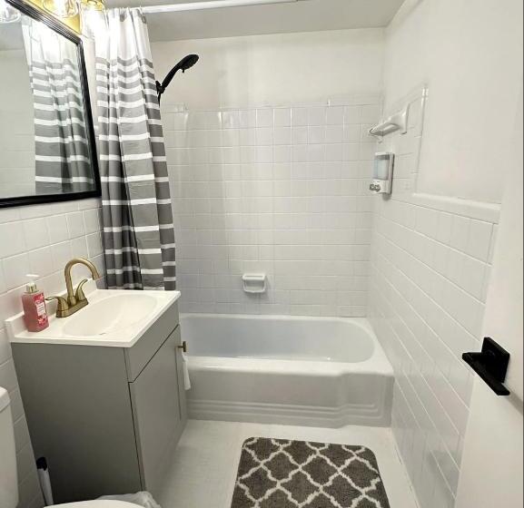 شقة غرفة واحدة, Ocean Front Condo On The Beach