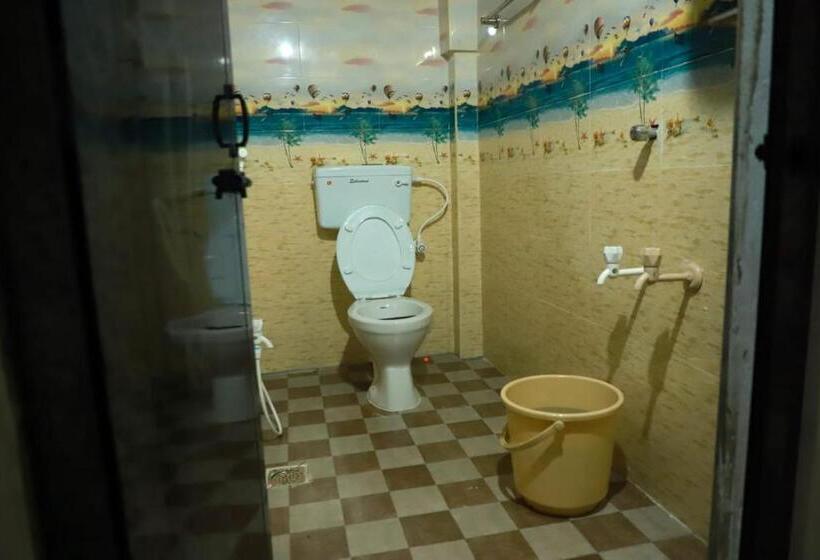 اتاق استاندارد سه تخته با بالکن, Bhuthaa Cottage Stay