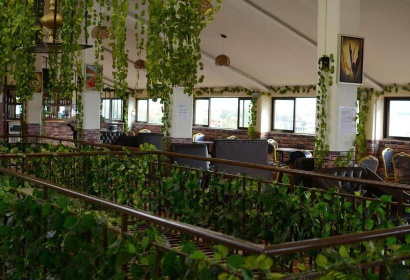 Standard-huone Järvinäkymä, Quinten Hotel Kisumu