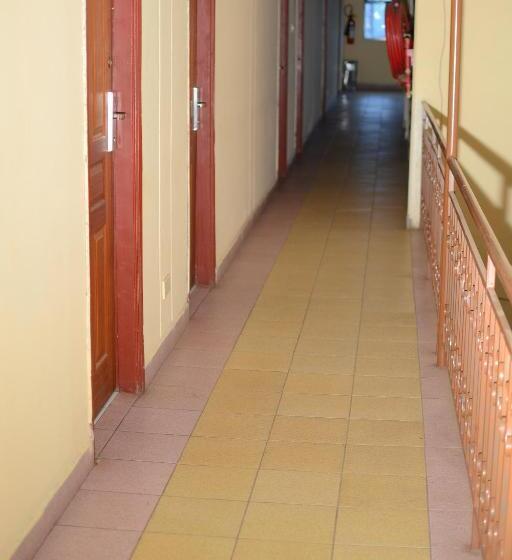 Economy Yhden Hengen Huone, Quinten Hotel Kisumu