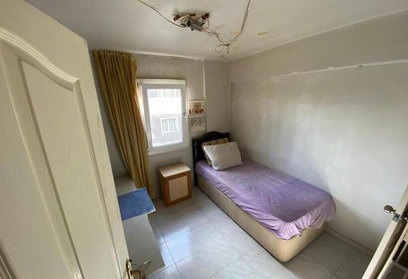 غرفة قياسية فردية, Kuzey’s Home