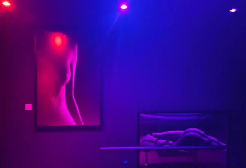 1ベッドルームアパートメント, Chambre Noire