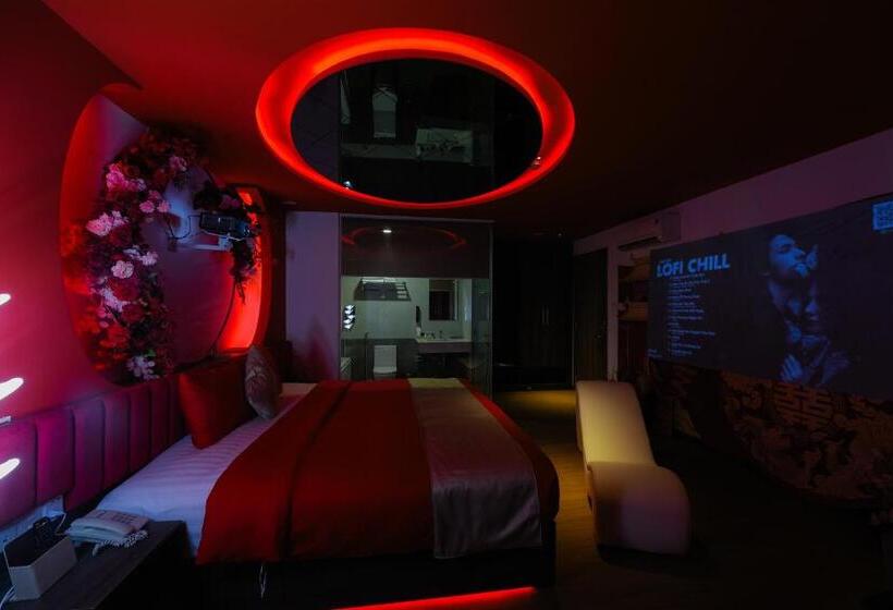 اتاق سوپریور با تخت بزرگ, Chiic House 5   Khách Sạn Tình Yêu