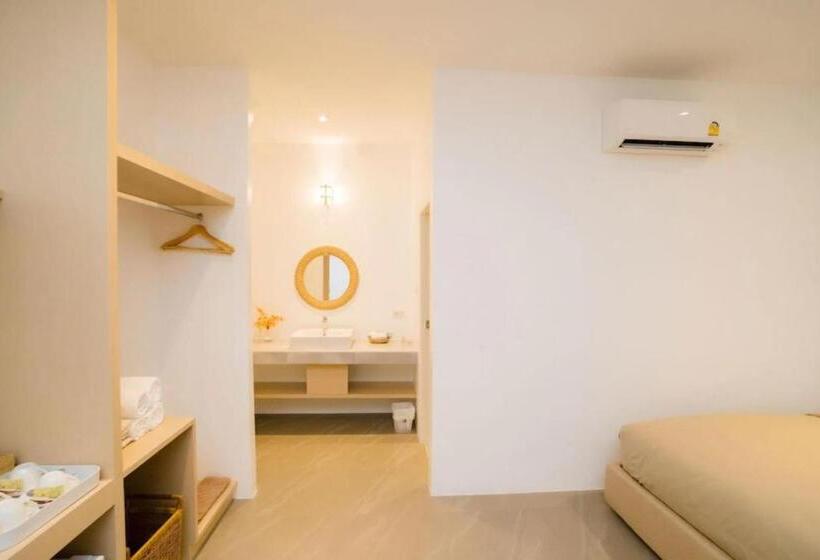 Номер Стандарт, Cruises The Pool Access