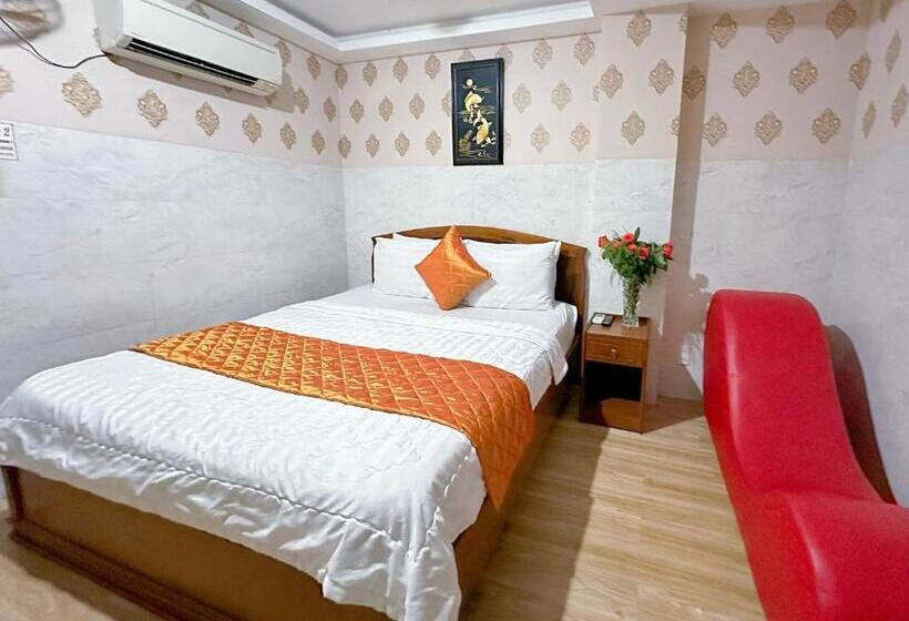 اتاق استاندارد با بالکن, Gia Bảo 2