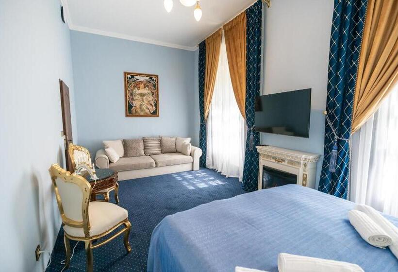 חדר דלוקס, Zámek D Este