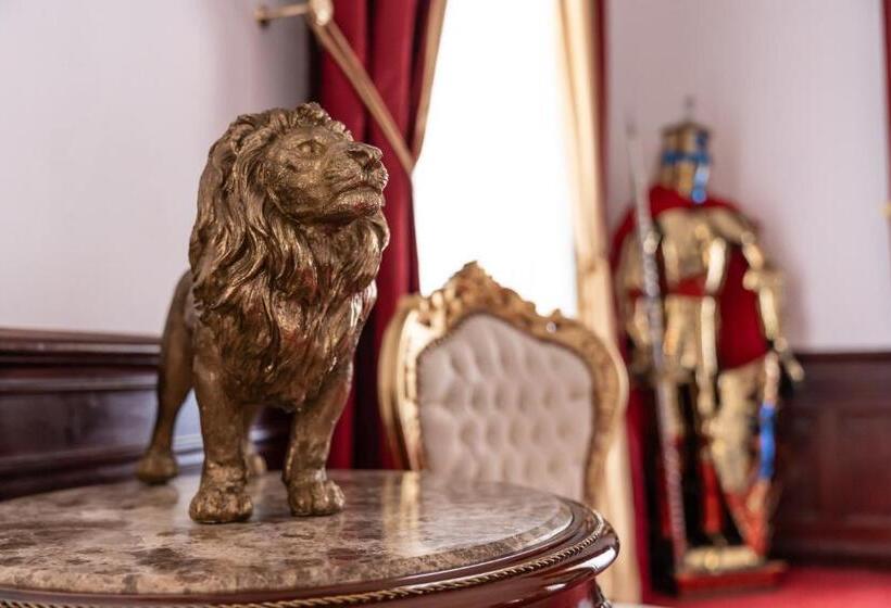 סוויטה נשיאותית, Zámek D Este