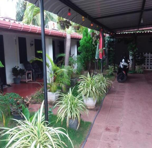 スタンダードルーム, Leona Guest Inn