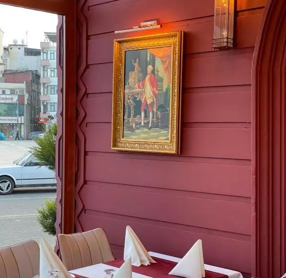 اتاق خانوادگی با چشم‌انداز باغ, Carti̇er Luxury Otel