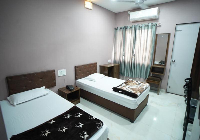 غرفة ديلوكس, Aarti Celebration